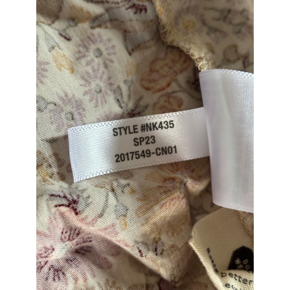 Madewell Puff-Sleeve Open-Back Midi
Dress in Floral Field Floral Cottagecore 4 - Picture 13 of 14